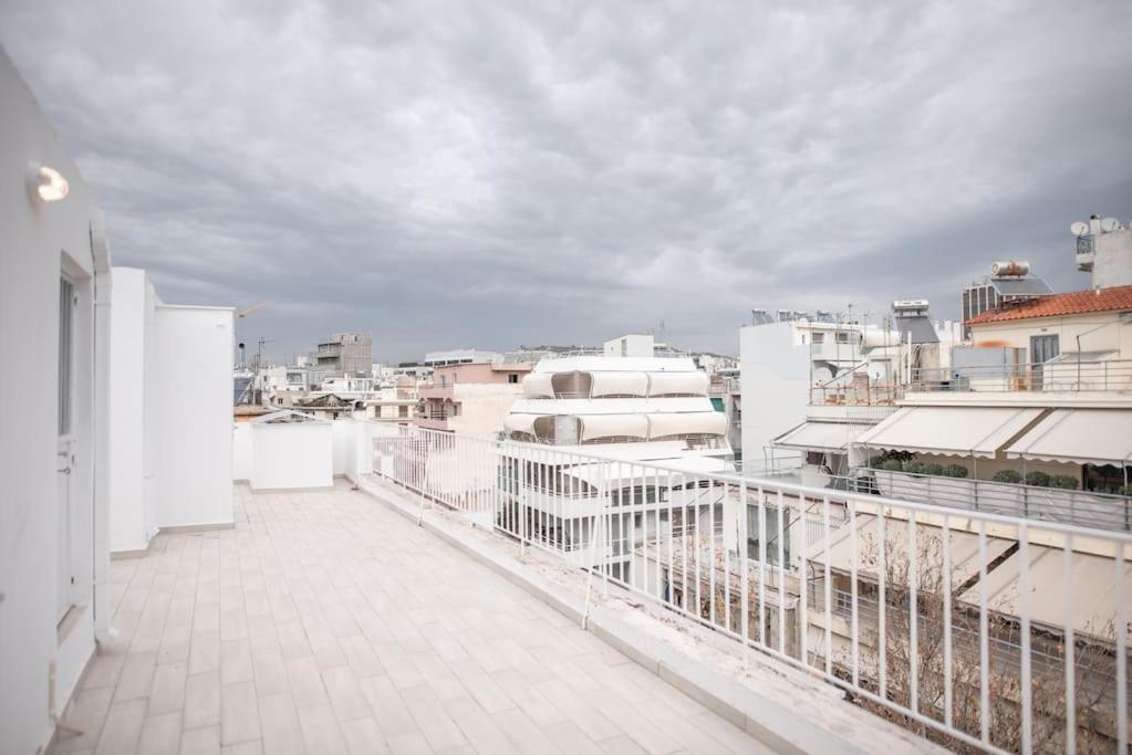 Spacious Penthouse Near Downtown Athens Exterior photo