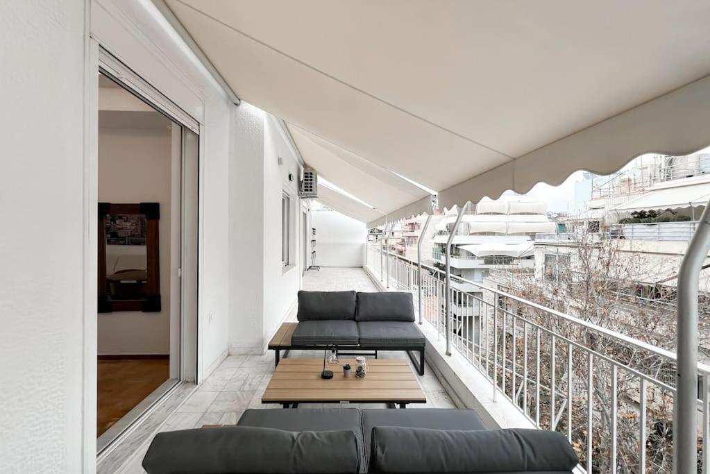 Spacious Penthouse Near Downtown Athens Exterior photo