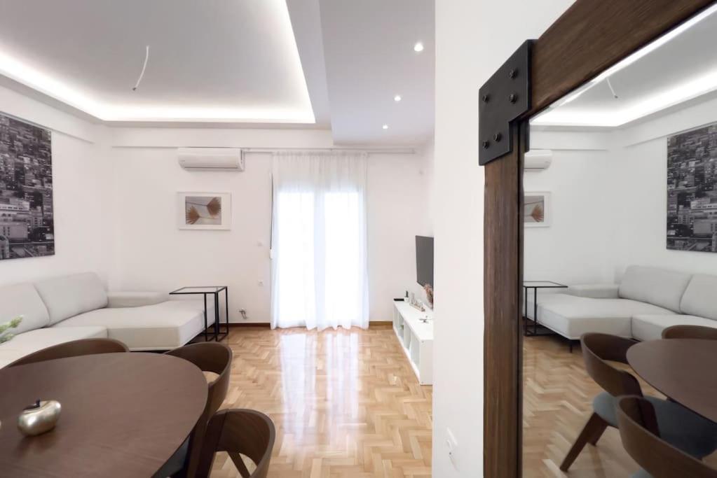 Spacious Penthouse Near Downtown Athens Exterior photo