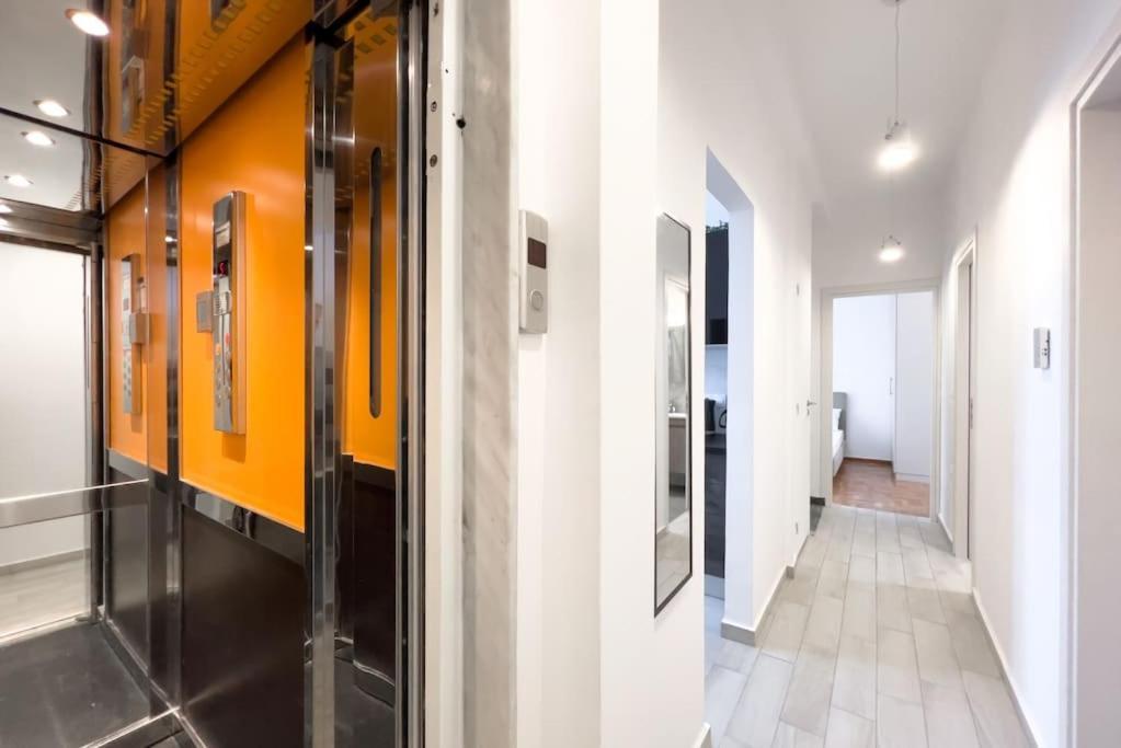 Spacious Penthouse Near Downtown Athens Exterior photo